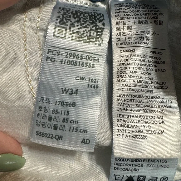 LEVI'S   MID LENGTH  DENIM JEAN SHORTS   WOMEN'S SIZE:  34      #U - Picture 4 of 5